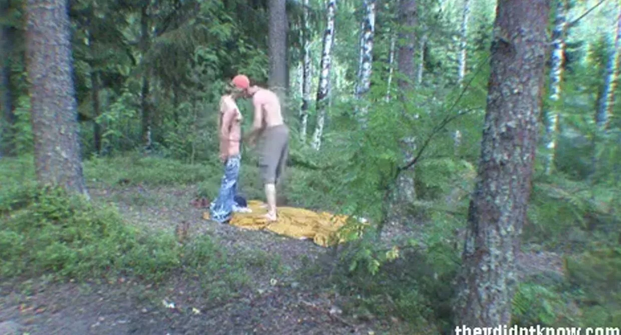 Снято в лесу скрытой камерой - 3000 русских порно видео