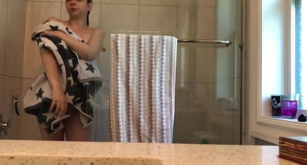 Скрытая камера в ванной комнате
